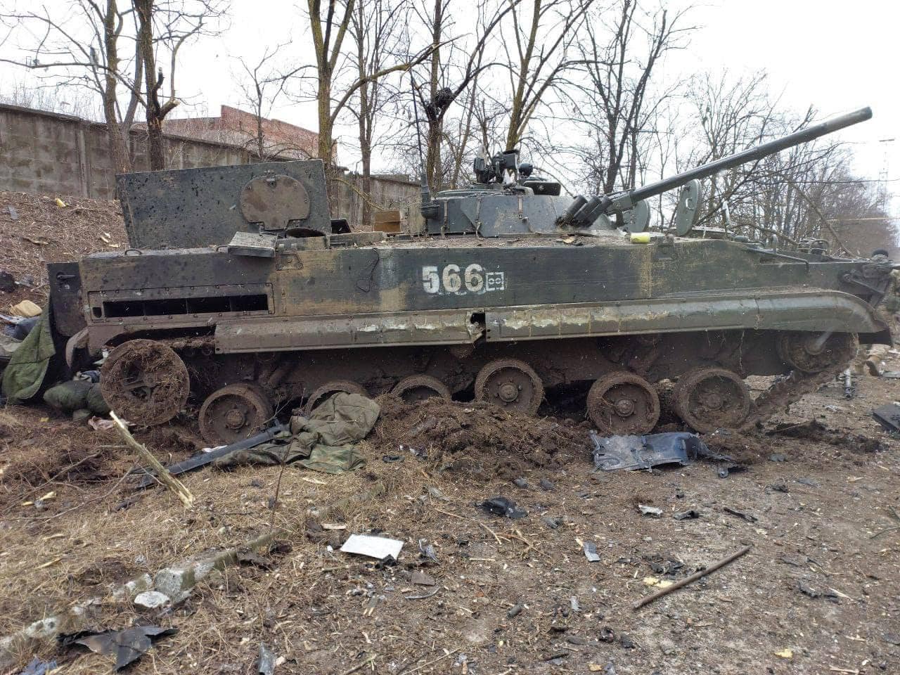 Tanque ruso destruido en Mariupol, Ucrania Foto Mvs.gov.ua CC BY 4.0 vía Wikimedia Commons