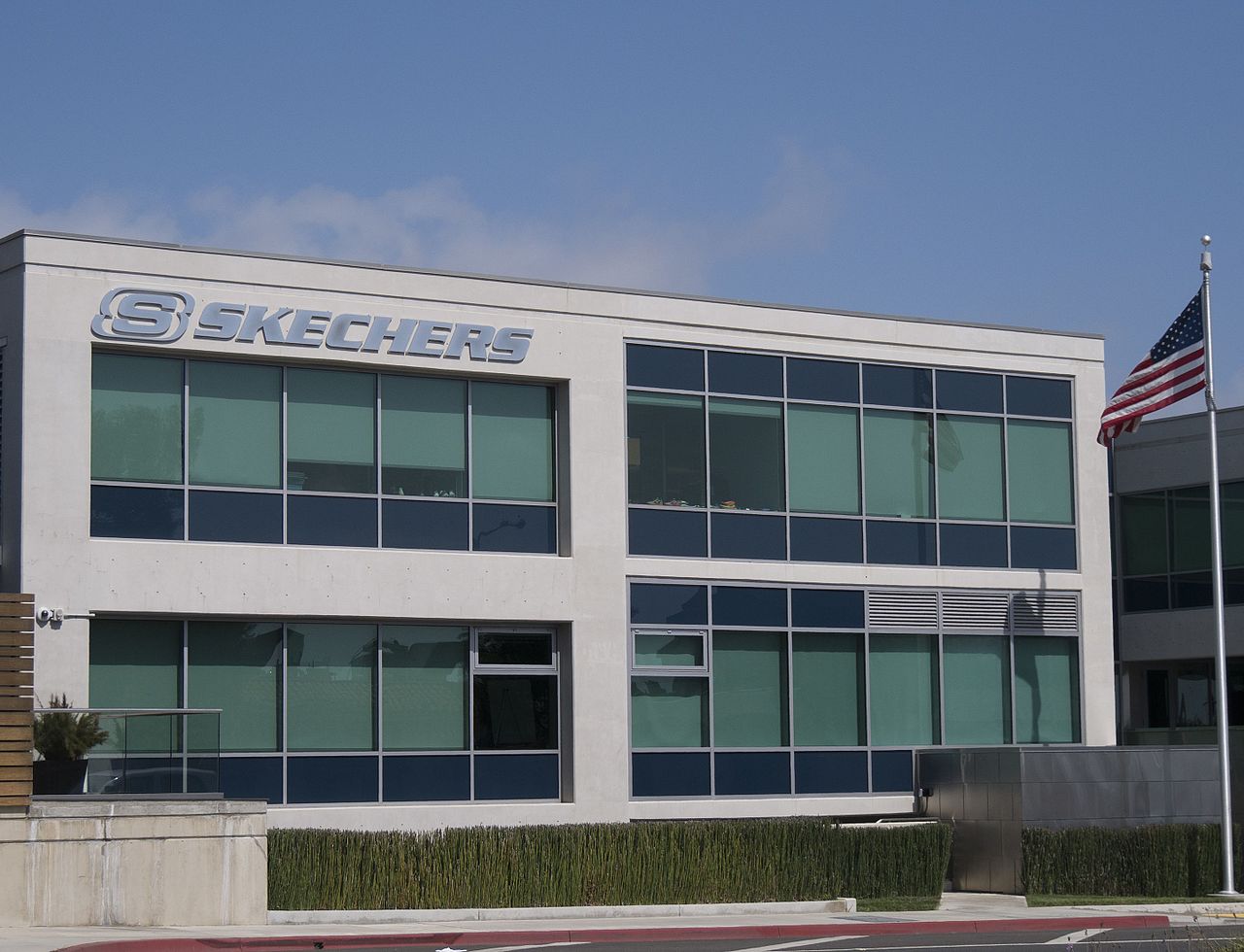 Acompañar Inocente Adición Expulsan a Kanye West de las oficinas de Skechers en Los Ángeles - Aurora