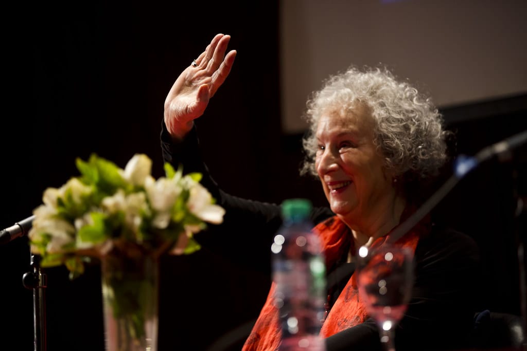 Margaret Atwood, la autora de la novela distópica "The Handmaid's Tale". Foto: Creative Commons.