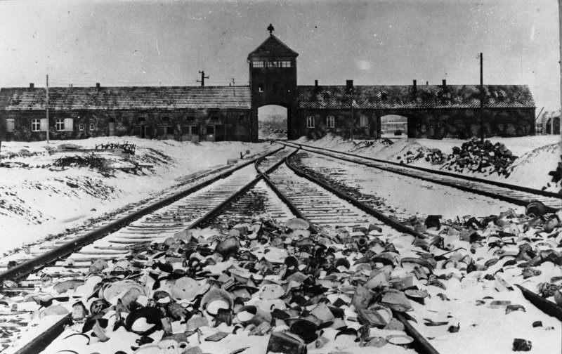 Imagen del campo de concentración de Auschwitz en 1945. Foto: Bundesarchiv, B 285 Bild-04413 / Stanislaw Mucha / CC-BY-SA 3.0.
