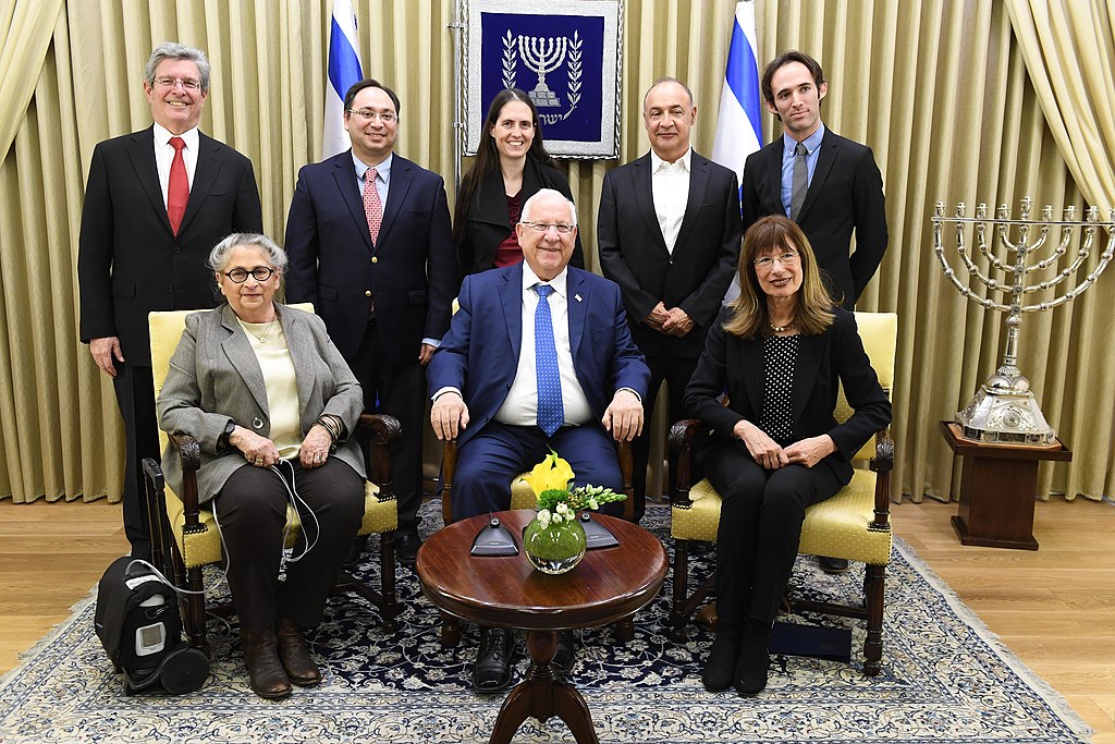 El expresidente de Israel, Reuven Rivlin, recibió a los científicos ganadores del premio Blavatnik en 2018. Foto: Mark Neyman / GPO.