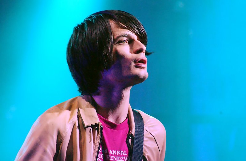 Johnny Greenwood, tocando con su banda Radiohead en el Festival Hurricane en 2003. Foto: Zach Klein/ CC BY 2.5, via Wikimedia Commons