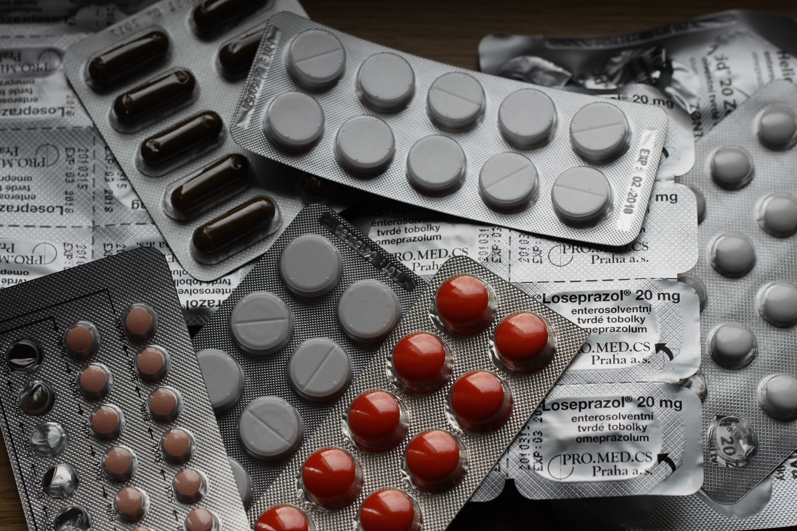 Los medicamentos antipsicóticos pueden tener efectos secundarios en pacientes que los toman por un período prolongado. Foto: Pixabay.