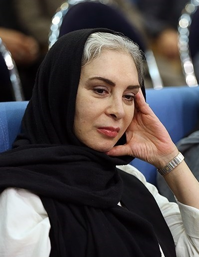 La actriz iraní Afsaneh Bayegan en julio de 2015. Foto: Tasnim News Agency, CC BY 4.0, via Wikimedia Commons.