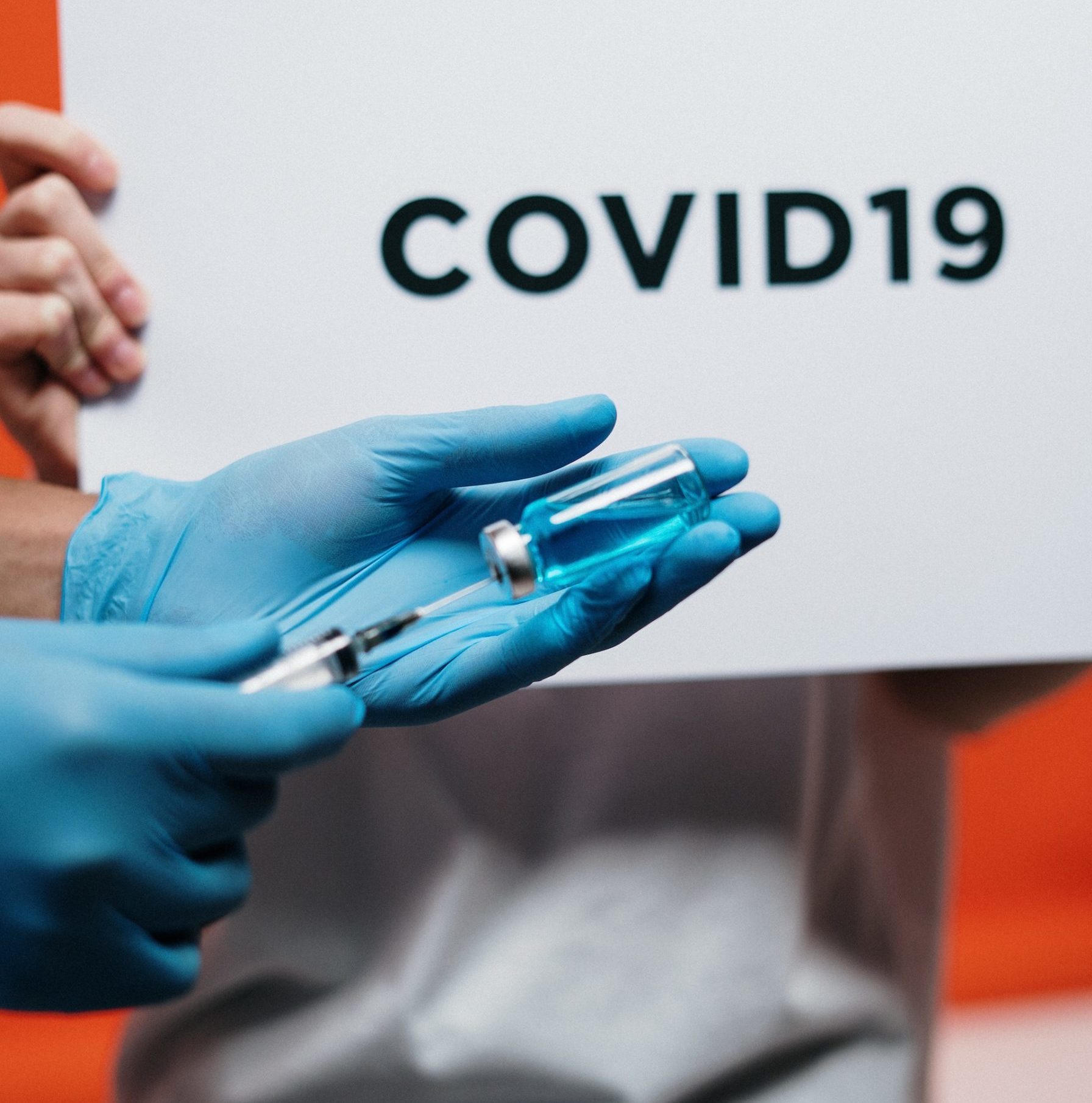 El instituto Sheba Pandemic Research está desarrollaando una nueva vacuna contra el COVID-19. Foto: cottonbro studio/Pexels.