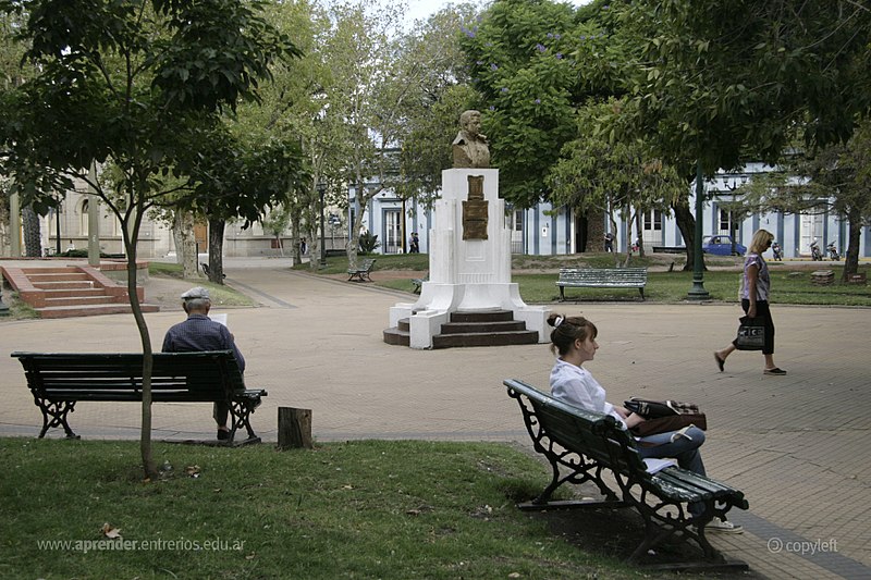 La plaza 25 de mayo de la ciudad de Villaguay, provincia de Ente Ríos.. Foto: Consejo General de Educación de Entre Ríos/CC BY-SA 4.0, via Wikimedia Commons.