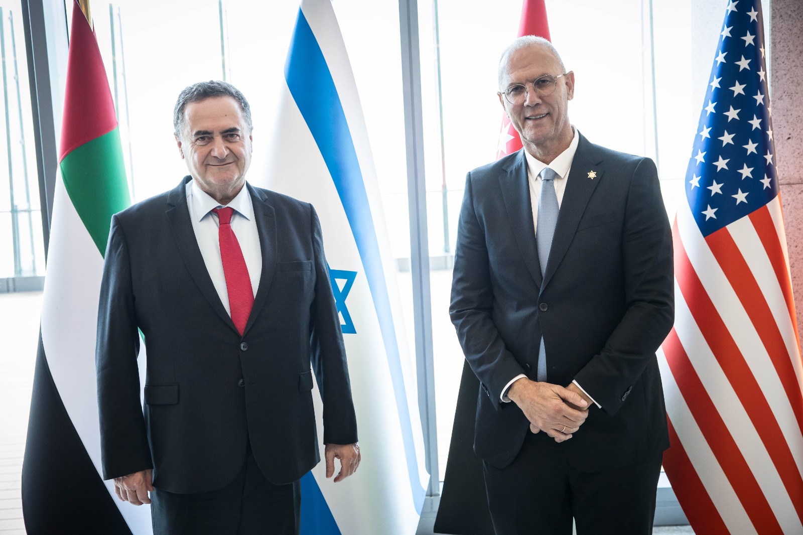 Registro fotográfico de la visita a EAU del ministro de Energía e Infraestructura, Yisrael Katz, y el director general de la Oficina del Primer Ministro, Yossi Shelley. Foto: Oded Karni (GPO).