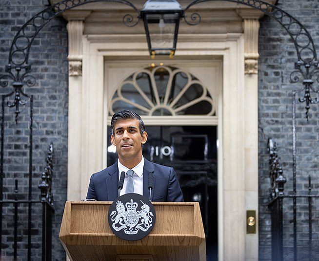 El primer ministro Rishi Sunak llega a Downing Street, Londres, Reino Unido, el 25 de octubre de 2022. Foto: Lauren Hurley/No 10 Downing Street.