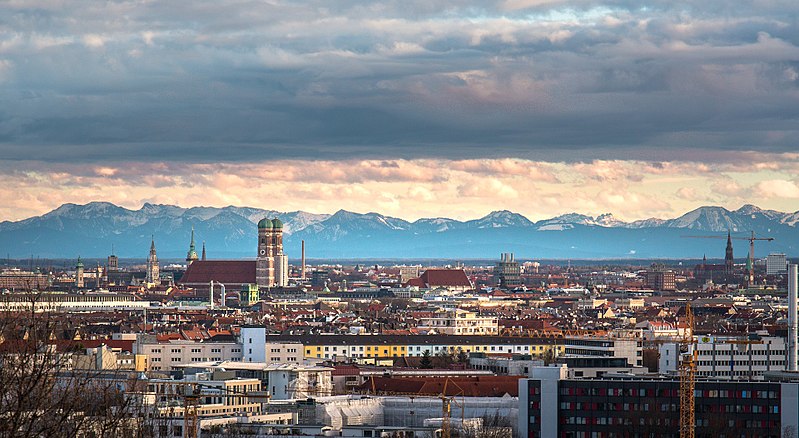 Vista aérea de Múnich , sede del parlamento y gobierno bávaro por su condición de capital de Baviera. Foto: designerpoint/CC0, via Wikimedia Commons.