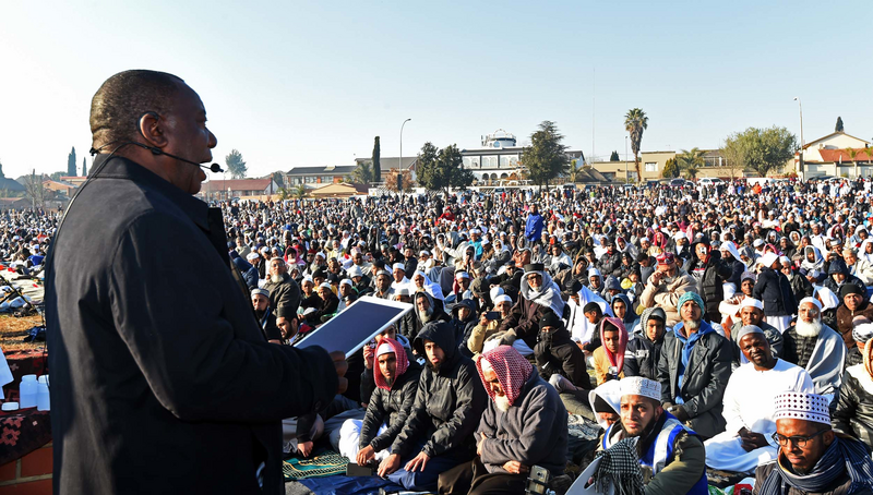 Cyril Ramaphosa, actual presidente de Sudáfrica, se dirige a una multitud en 2017. Foto: Government Communication and Information System / Siyabulela Duda/Public domain/via Wikimedia Commons.