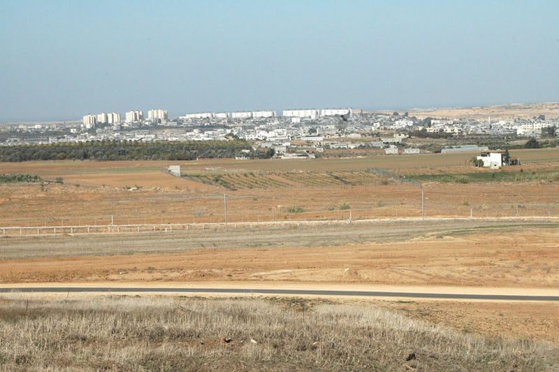 Frontera entre Israel y Gaza. Foto: Mary Madigan from Highland Park, NJ and Santa Fe, NM, USA/CC BY 2.0, via Wikimedia Commons.