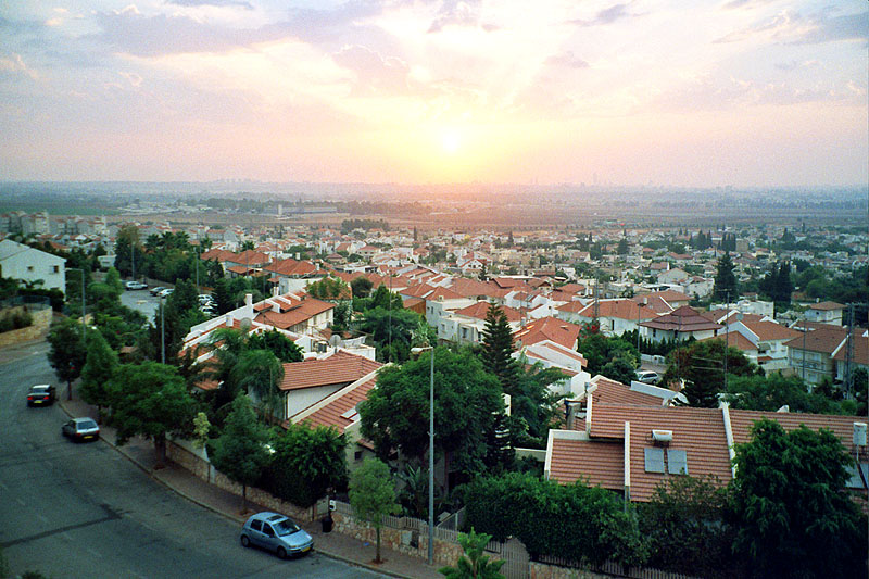 Vista aérea de Rosh Ha-Ayin, Israel,, donde se encuentra Innoviz Technologies. Foto: Pixie/Wikimedia Commons.