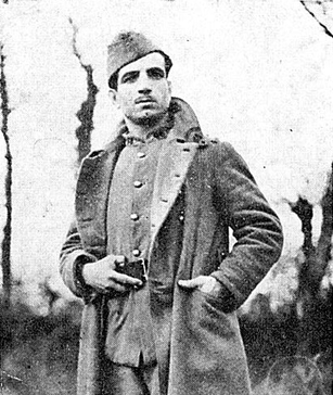 Missak Manouchian mientras estaba de permiso en 1940.. Foto: Unknown photographer, Public domain, via Wikimedia Commons.