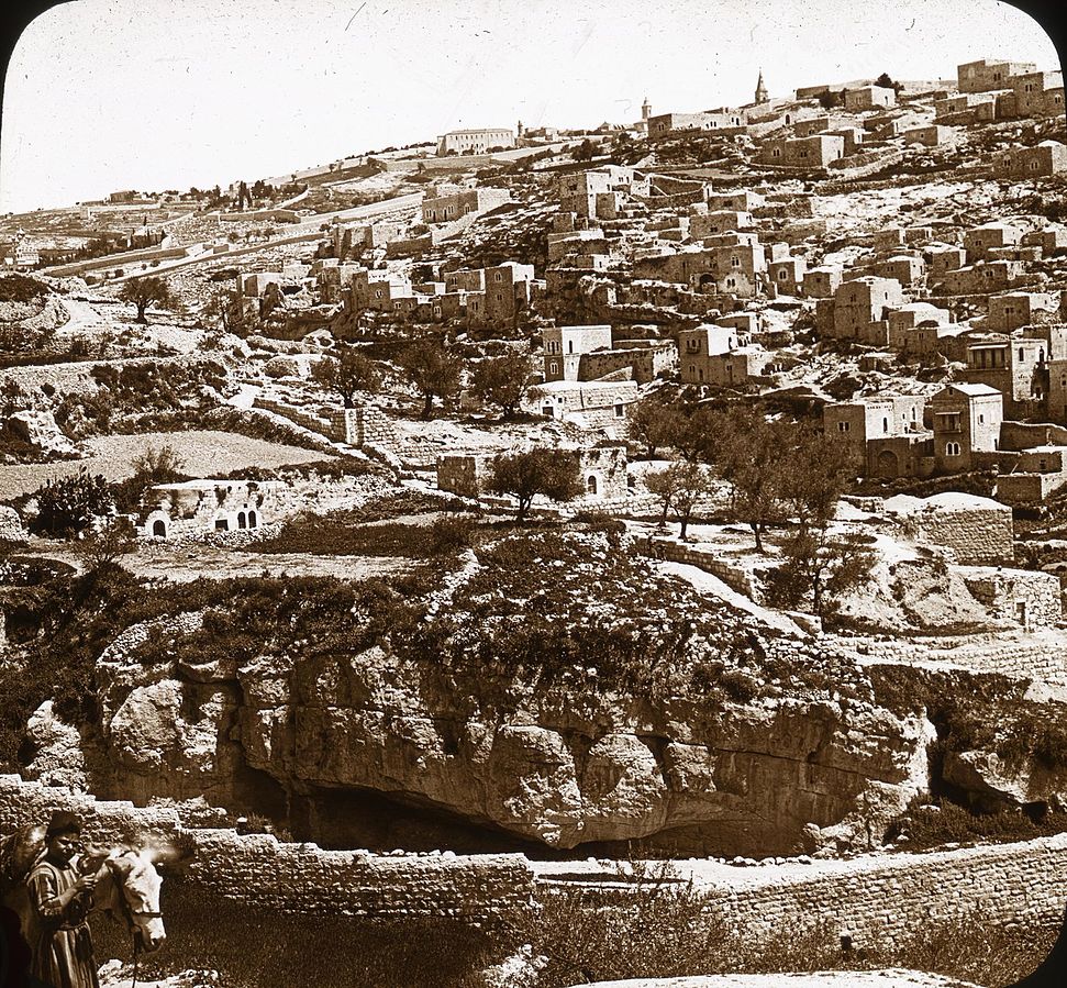 Ophel​​ es una colina al sur del Monte del Templo en Jerusalén (Israel). Está notablemente ocupado por las ruinas de la ciudad de David. Foto: OSU Special Collections & Archives : Commons, No restrictions, via Wikimedia Commons.