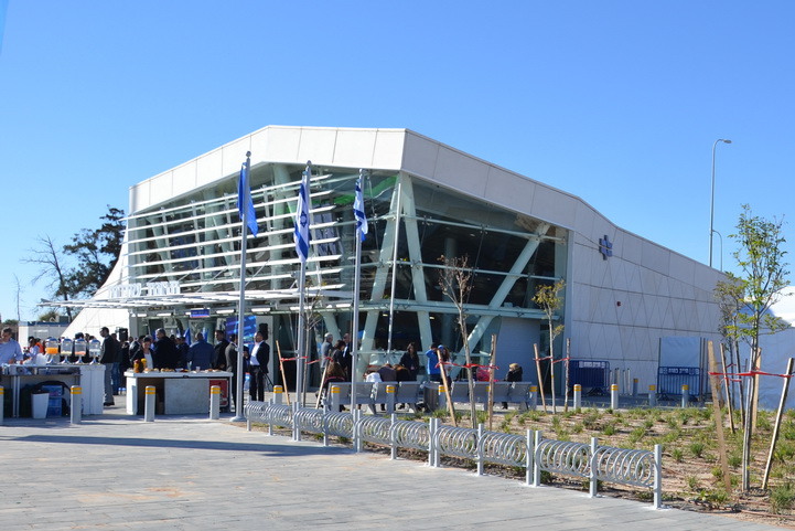 Foto: Estación de Sderot, el dia de su inauguración, el 24 de diciembre de 2013. Foto: Boaz Levi, CC BY-SA 3.0, via Wikimedia Commons.