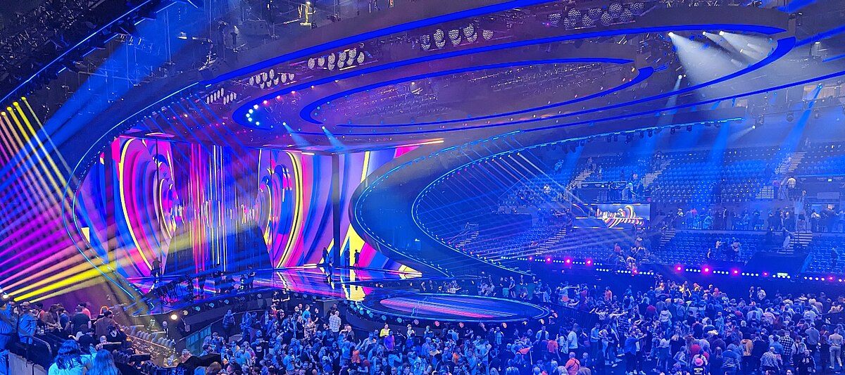 Escenario del Festival de la Canción de Eurovisión 2023, durante el ensayo general de la primera semifinal el 8 de mayo de 2023. Foto: Michael Doherty, CC BY-SA 4.0, via Wikimedia Commons.
