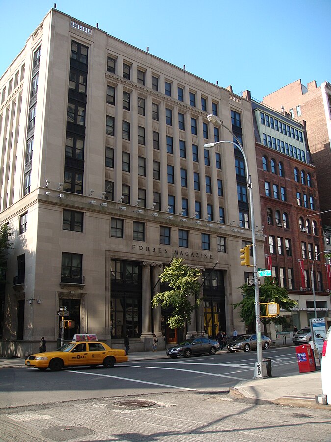 Antigua sede de la Revista Forbes, en Manhattan. Foto: This photo was taken by participant/team Naked Pictures of Bea Arthur as part of the Commons:Wikis Take Manhattan project on October 4, 2008.