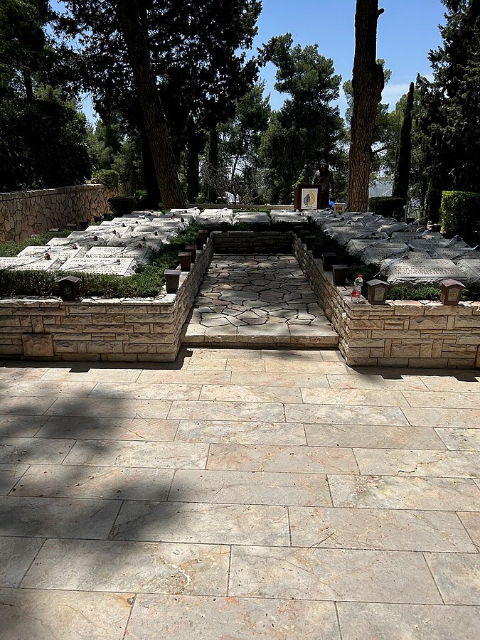 Fosa común de soldados israelíes de la batalla de Jenin (1948) en el cementerio militar del Monte Herzl. Foto: Hanay/CC BY-SA 3.0, via Wikimedia Commons.