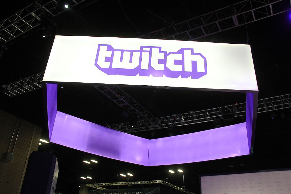 PAX South 2016 - Señal de Twitch. Tomada en PAX South 2016. Foto: Daniel Benavides from Austin, TX, CC BY 2.0, via Wikimedia Commons.